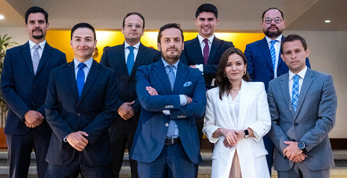 Equipo de abogados especializados en Quito, Ecuador